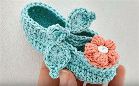 Crochet Baby Shoes With A Flower - Crochet Ideas