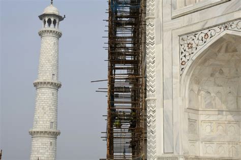 No end to eyesores at Taj Mahal as repair work drags on | The Citizen