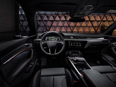 Audi Q8 2024 Interior - Goldi Karalee