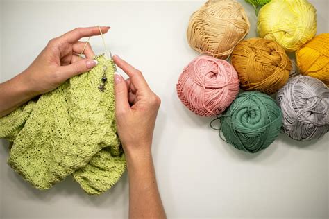 How to Yarn Over When Knitting: Easy Guide for Beginners