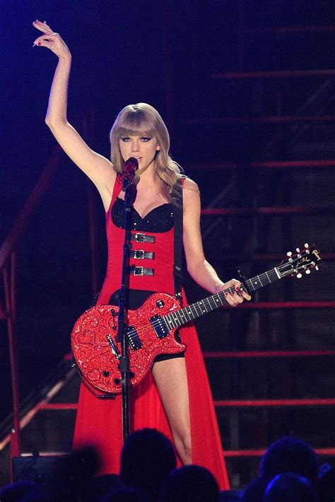 Taylor Swift’s RED Tour hits London town - Entertainment Review ...