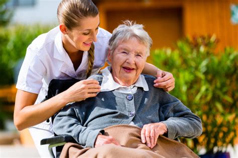 Make a Difference by Working in Geriatric Nursing | Spring Arbor University