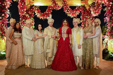 Priyanka Chopra & Nick Jonas share Family Portraits from their Wedding ...