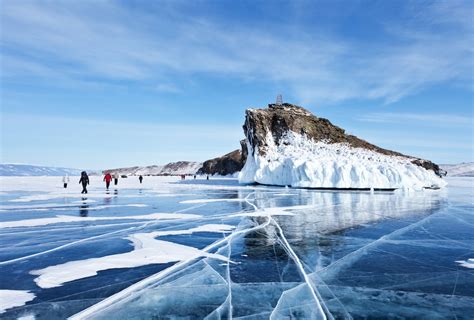 The Best Lakes to Ice Skate in North America and Europe