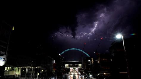 United Kingdom sees more than 60,000 lightning strikes during thunderstorms