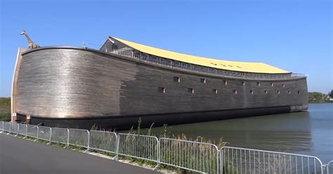 Carpenter Spends Twenty Years To Build Huge Life-Sized Replica Of Noah ...