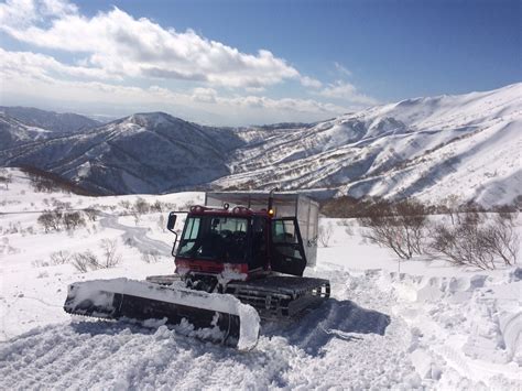 Cat Skiing Hokkaido in Shimamaki, near the sea of Japan