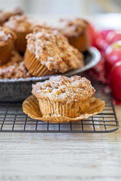 Apple Cinnamon Streusel Muffins • Freutcake