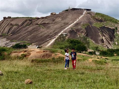 Day outing from Bangalore: Mandaragiri Hill – madhuonthego