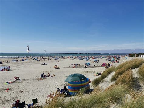 West Wittering beach 🏖️ West Sussex, United Kingdom - detailed features ...