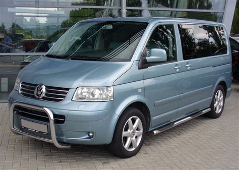 File:VW T5 Multivan Atlantis 2.5 TDI.JPG - Wikimedia Commons