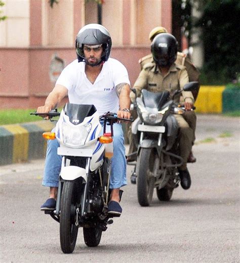 PICS: Biker Virat Kohli in Lucknow - Indiatimes.com