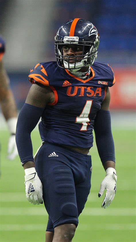 UTSA Football Uniforms | Christopher Muñoz