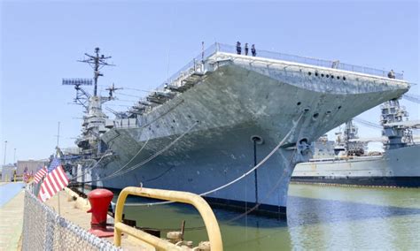 Navy Veteran Best Friends Still Work on USS Hornet | The Epoch Times