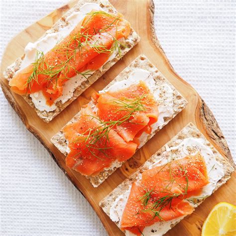 Easy 5-minute Smoked Salmon Cream Cheese Crackers - Christie at Home