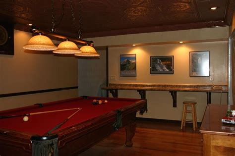 LOVE THE WALL MOUNTED COUNTER!! Home billiard room decorating ideas ...