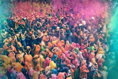 Colorful Holi Festival and How Does it Celebrate in India