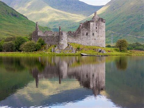 Deserted Places: The abandoned Kilchurn Castle in Scotland