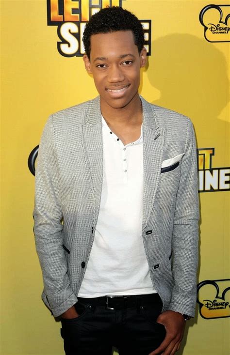 Welcome To EAZYMEDIA: The Walking Dead' Casts 'Everybody Hates Chris ...