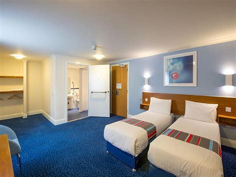 TRAVELODGE PERTH A9 - Updated 2022 Reviews, Price Comparison