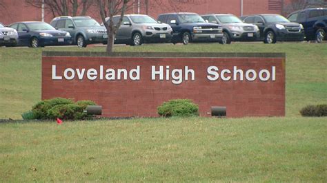 Loveland High School closed due to smell of gas | WKRC