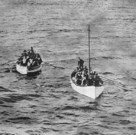 Titanic Survivors: 22 Shocking and Haunting Photos of What Happened ...