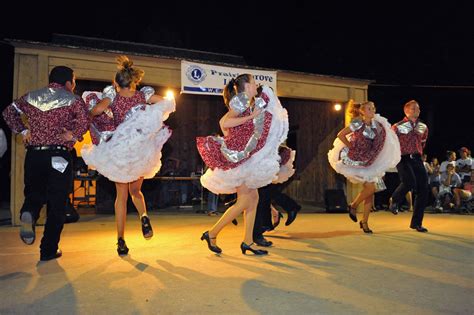 Square dancers keep Labor Day tradition alive in Prairie Grove ...