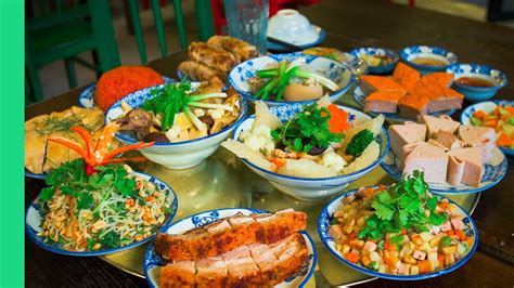 TET FEAST in Hanoi! Meatball Jello and Pigeon Soup. (Vietnamese Tet ...