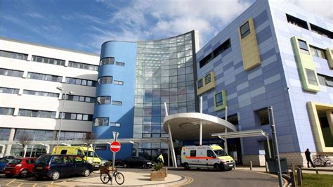 Oxford's John Radcliffe Hospital reveals A&E expansion plan - BBC News