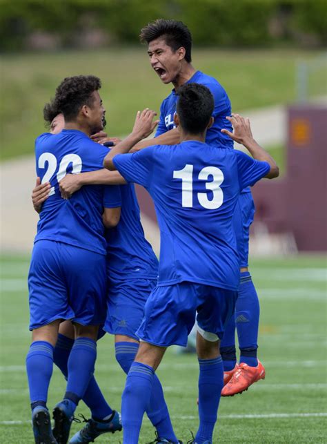 Cinco Ranch going back to the state semifinals after win against Elsik