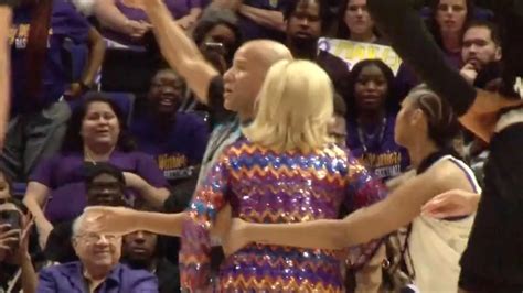 Angel Reese restrains LSU coach Kim Mulkey as fight with ref spills ...