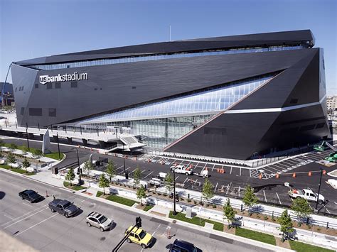 PHOTOS: Minnesota Vikings' new stadium nearly complete, looks amazing ...