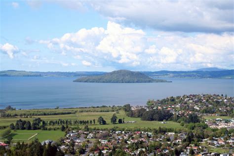 Five Beautiful Rotorua Lakes That You Should Visit