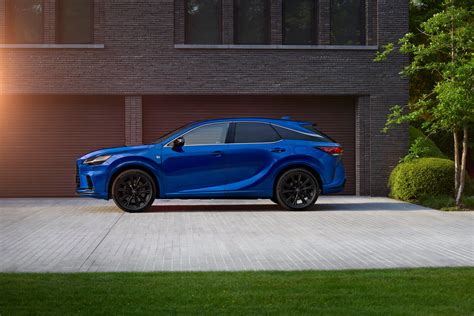 New Lexus RX Brings Hybrid Style and Tech to the Road