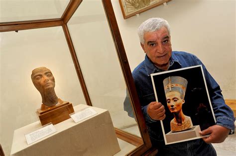 A Renowned Egyptologist Believes He Has Found Queen Nefertiti’s Tomb at ...