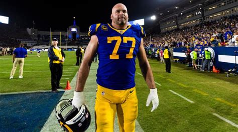 NFL Rams Andrew Whitworth Donates Paycheck to Thousand Oaks Victims