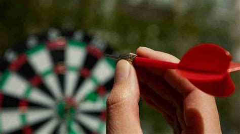 Dart Grip Techniques 101: A Comprehensive Guide