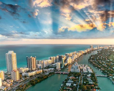 Miami City Wallpapers - Top Free Miami City Backgrounds - WallpaperAccess