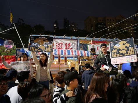 Scenes from Piggish Hong Kong Lunar New Year Fairs at Victoria Park and ...