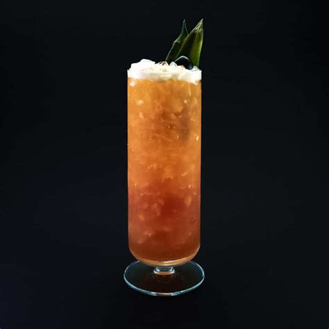 Singapore Sling Recipe - Cocktails & drinks online - Drinkoteket