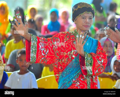 Jolo, Philippines. 22nd June, 2018. A pangalay native to the Badjao ...