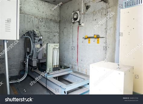 Machine Control Room Passenger Elevator On Stock Photo 1848312142 ...