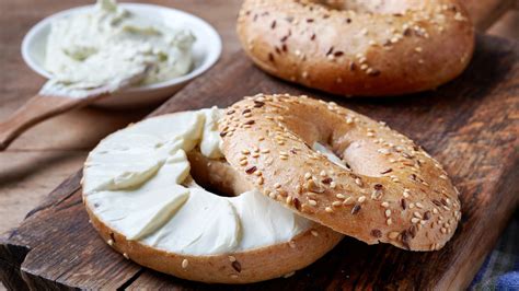 15 Ways To Upgrade A Classic Bagel With Cream Cheese