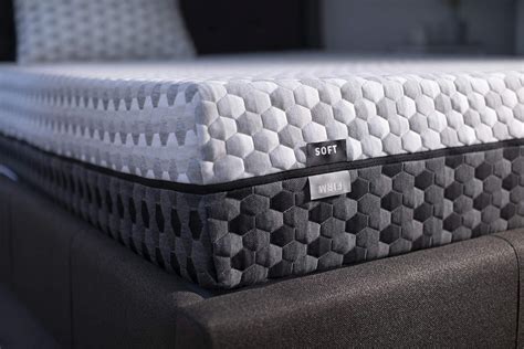 Best Mattress for Back Pain in 2020 – PhatFusion