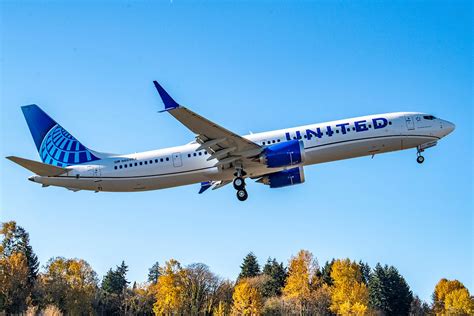 Primer Boeing 737 MAX 10 de United Airlines realiza vuelo de prueba ...