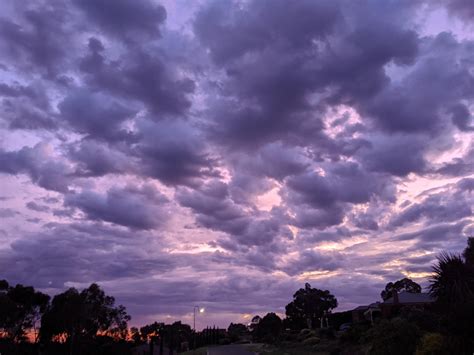 Purple sky | Purple sky, Night sky wallpaper, Evening sky