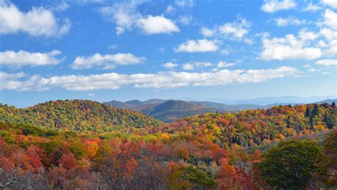 Scenic drives for North Carolina fall color - when and where to go ...