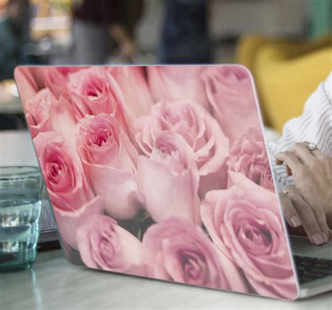 Pink with roses laptop skin - TenStickers