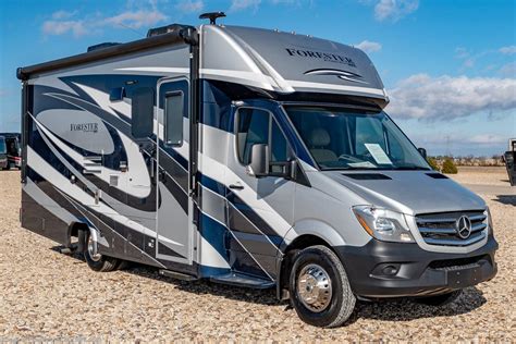 Top 5 Best Class C Motorhomes Under 10,000 lbs - RVingPlanet Blog