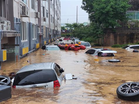 Thousands evacuate in S. Korea as heavy rains trigger flood, landslides ...